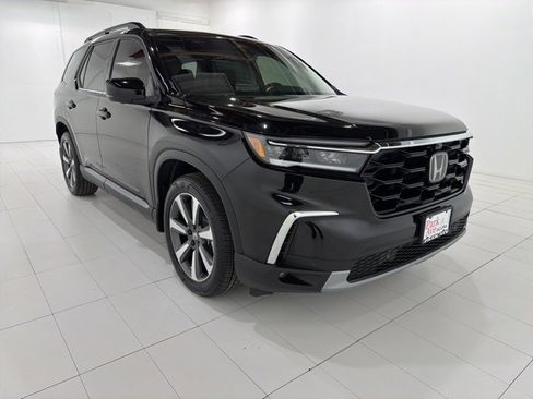 Used 2025 Honda Pilot Elite image 7