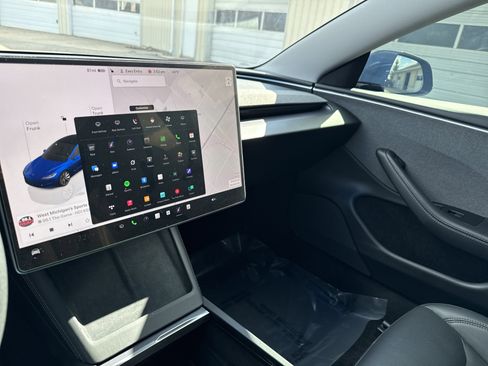 Used 2024 Tesla Model 3 Standard Range RWD image 25