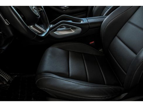 Certified 2025 Mercedes-Benz GLS 450 4MATIC image 11