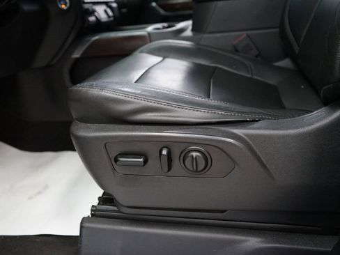 Used 2019 GMC Sierra 1500 SLT w/ SLT Premium Plus Package AWD/4WD image 31