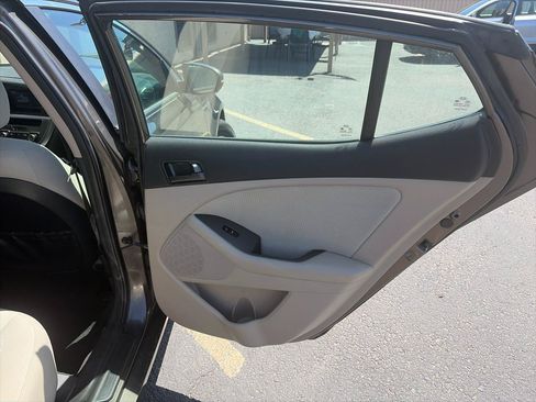 Used 2013 Kia Optima LX FWD image 17