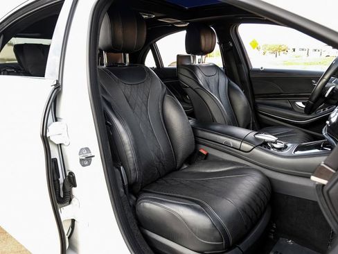 Used 2019 Mercedes-Benz S 560e w/ AMG Line Exterior image 39