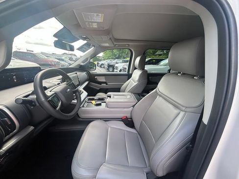 Used 2025 Ford Expedition Active AWD/4WD image 14