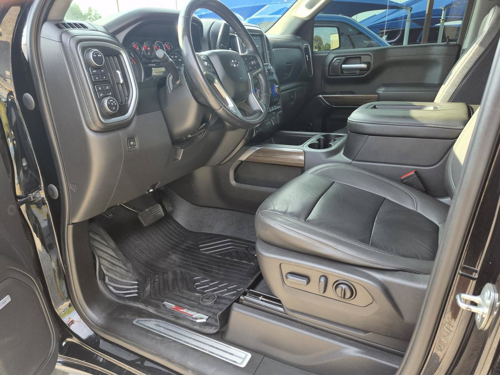 Used 2021 Chevrolet Silverado 1500 LT Trail Boss w/ LT Trail Boss Premium Package AWD/4WD image 2