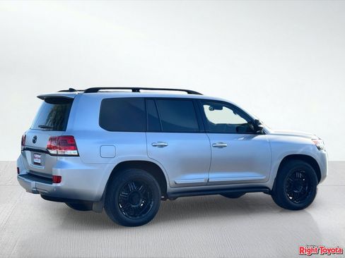 Used 2017 Toyota Land Cruiser AWD/4WD image 4