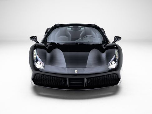 Used 2018 Ferrari 488 Spider image 4