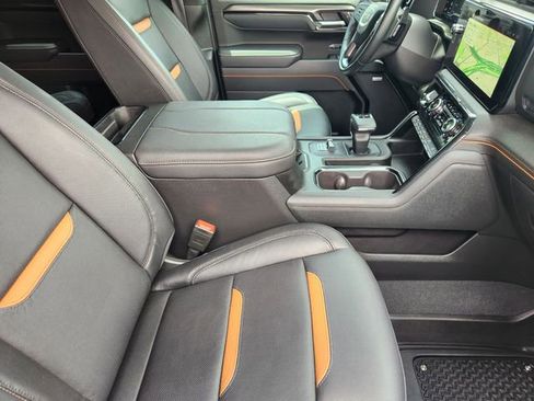 Used 2025 GMC Sierra 1500 AT4 w/ AT4 Premium Package AWD/4WD image 14