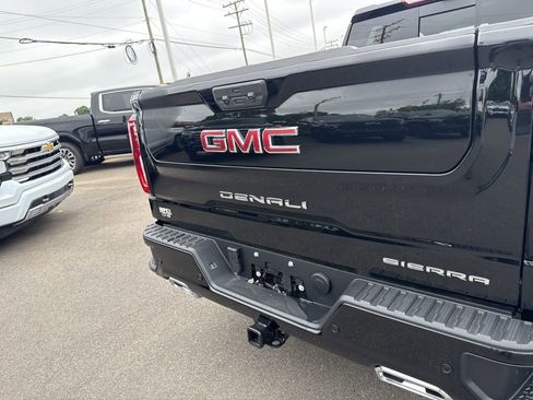 Used 2026 GMC Sierra 1500 Denali AWD/4WD image 35