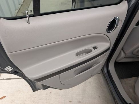 Used 2009 Chevrolet HHR LT FWD image 16