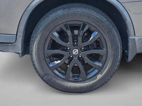 Used 2018 Nissan Rogue SV FWD image 6