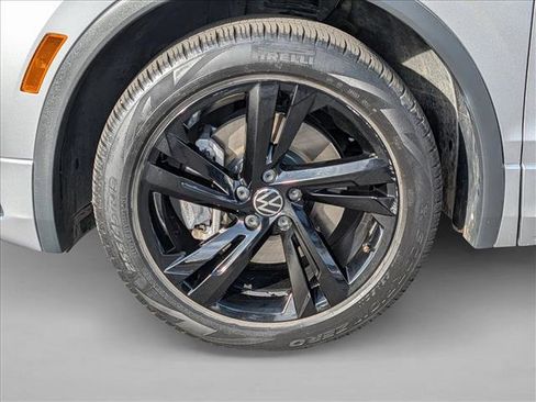 Used 2023 Volkswagen Tiguan SE R-Line FWD image 23