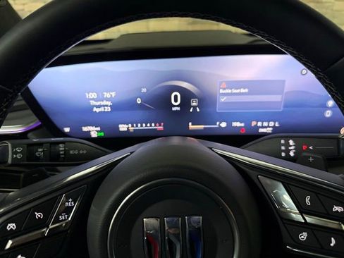 Used 2025 Buick Enclave Preferred AWD/4WD image 17