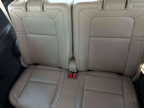Used 2020 Lincoln Aviator Reserve RWD image 14