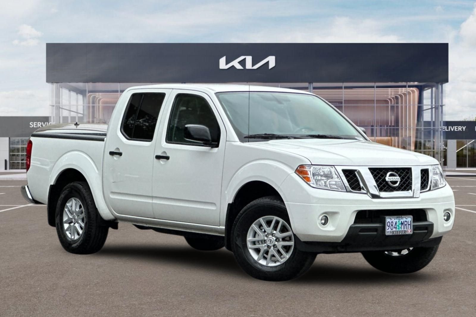 Used 2020 Nissan Frontier SV AWD/4WD image 2
