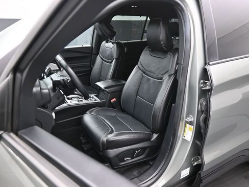 Certified 2020 Ford Explorer ST w/ ST Street Pack image 9