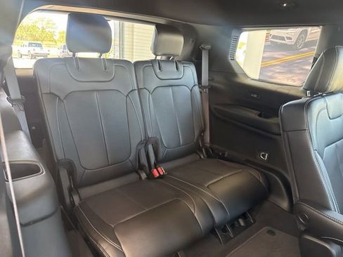 Used 2025 Jeep Grand Cherokee L Limited w/ Luxury Tech Group II image 10