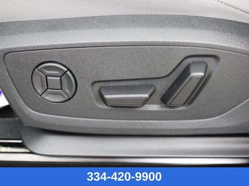 New 2025 Audi Q3 2.0T Premium image 17