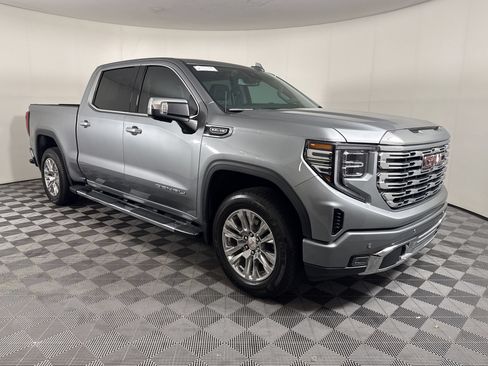 Used 2024 GMC Sierra 1500 Denali AWD/4WD image 7