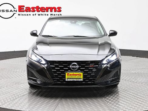 Used 2023 Nissan Altima 2.5 SR FWD image 2