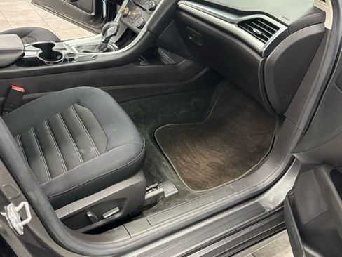 Used 2015 Ford Fusion SE image 28
