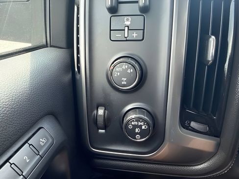 Used 2015 Chevrolet Silverado 1500 LTZ Z71 AWD/4WD image 19
