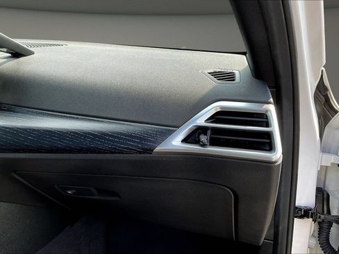Used 2025 BMW 330i Sedan RWD image 29