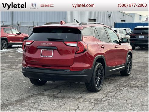 Certified 2023 GMC Terrain SLE w/ Driver Convenience Package image 3