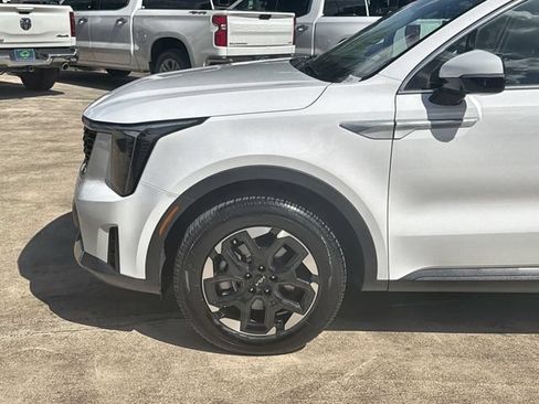 Used 2024 Kia Sorento S AWD/4WD image 32