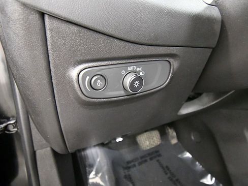 Used 2023 Chevrolet Equinox LT AWD/4WD image 20