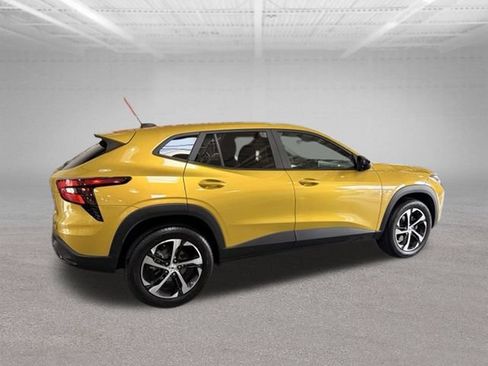 Used 2024 Chevrolet Trax RS w/ Driver Confidence Package FWD image 24