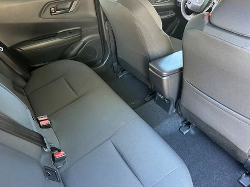 Used 2025 Toyota Prius Plug-In Hybrid FWD image 33