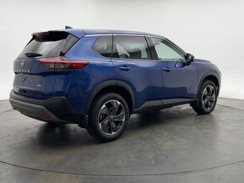 Used 2025 Nissan Rogue SV AWD/4WD image 9