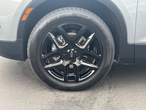 Used 2023 Chevrolet Blazer LT w/ LPO, Black Grille Bar Package image 6