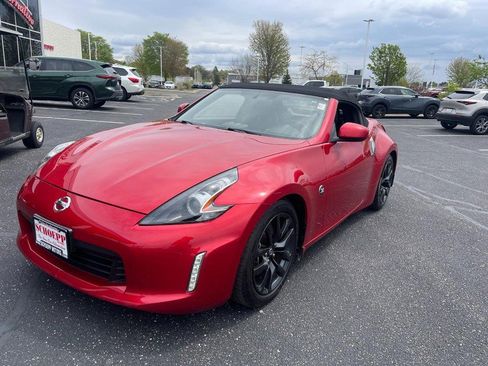 Used 2019 Nissan 370Z Touring RWD image 30