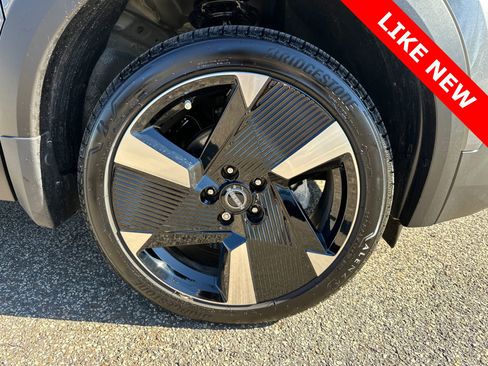 Certified 2025 Nissan Kicks SR image 12