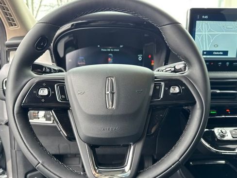 Used 2025 Lincoln Corsair FWD image 17
