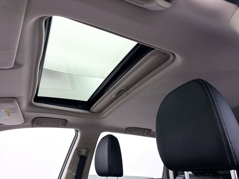 Used 2018 Mitsubishi Outlander GT image 3