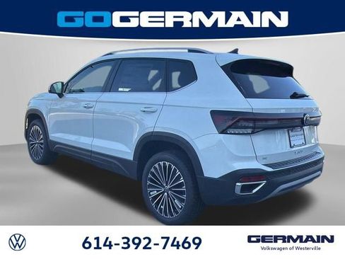 New 2026 Volkswagen Taos SE FWD image 11