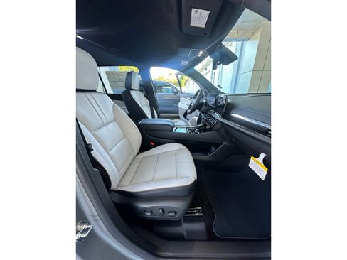 New 2026 Chevrolet Traverse High Country image 7