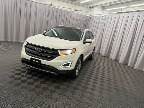 Used 2018 Ford Edge Titanium w/ Equipment Group 302A AWD/4WD image 2
