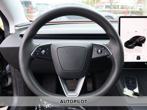 Used 2024 Tesla Model 3 Standard Range image 3