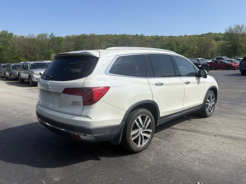 Used 2017 Honda Pilot Touring image 3