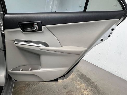 Used 2013 Toyota Camry XLE FWD image 13