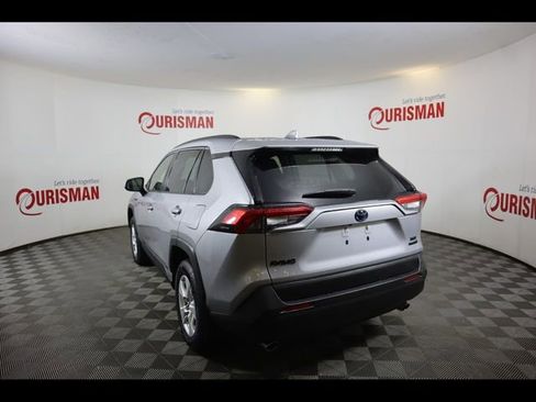 Used 2021 Toyota RAV4 XLE w/ Convenience Package AWD/4WD image 9