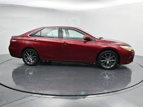 Used 2016 Toyota Camry XSE w/ Moonroof Package FWD image 9