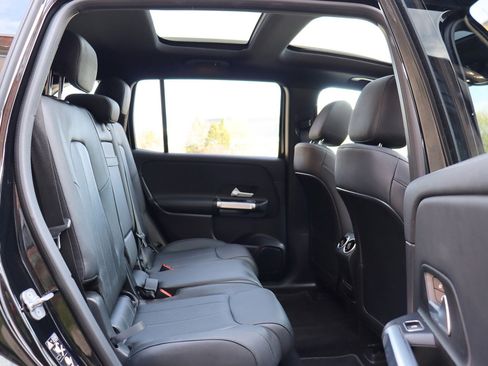 Used 2023 Mercedes-Benz EQB 300 4MATIC image 20