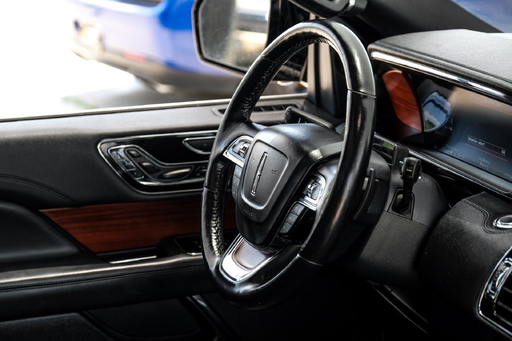 Used 2022 Lincoln Navigator Reserve AWD/4WD image 12