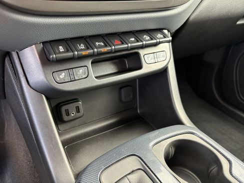 Used 2022 Chevrolet Colorado Z71 w/ Safety Package image 4