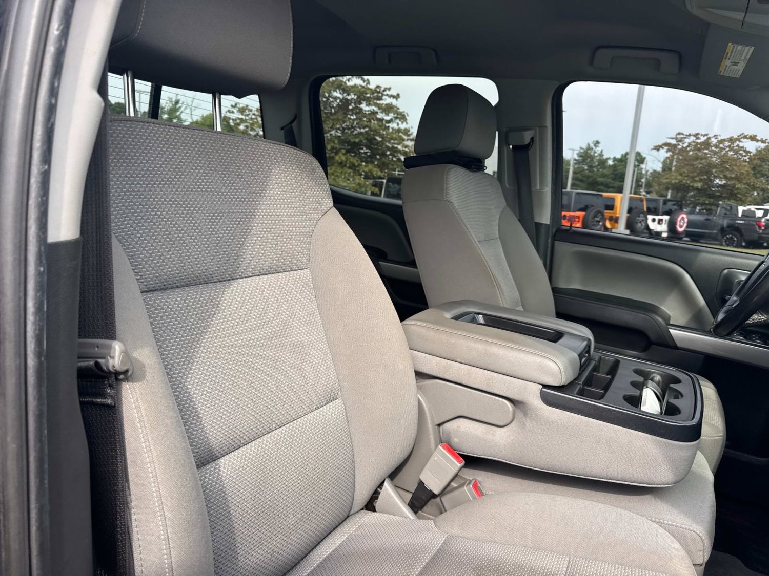Used 2018 Chevrolet Silverado 1500 LT w/ All Star Edition AWD/4WD image 27