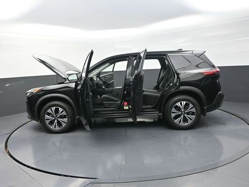 Used 2023 Nissan Rogue SV image 38